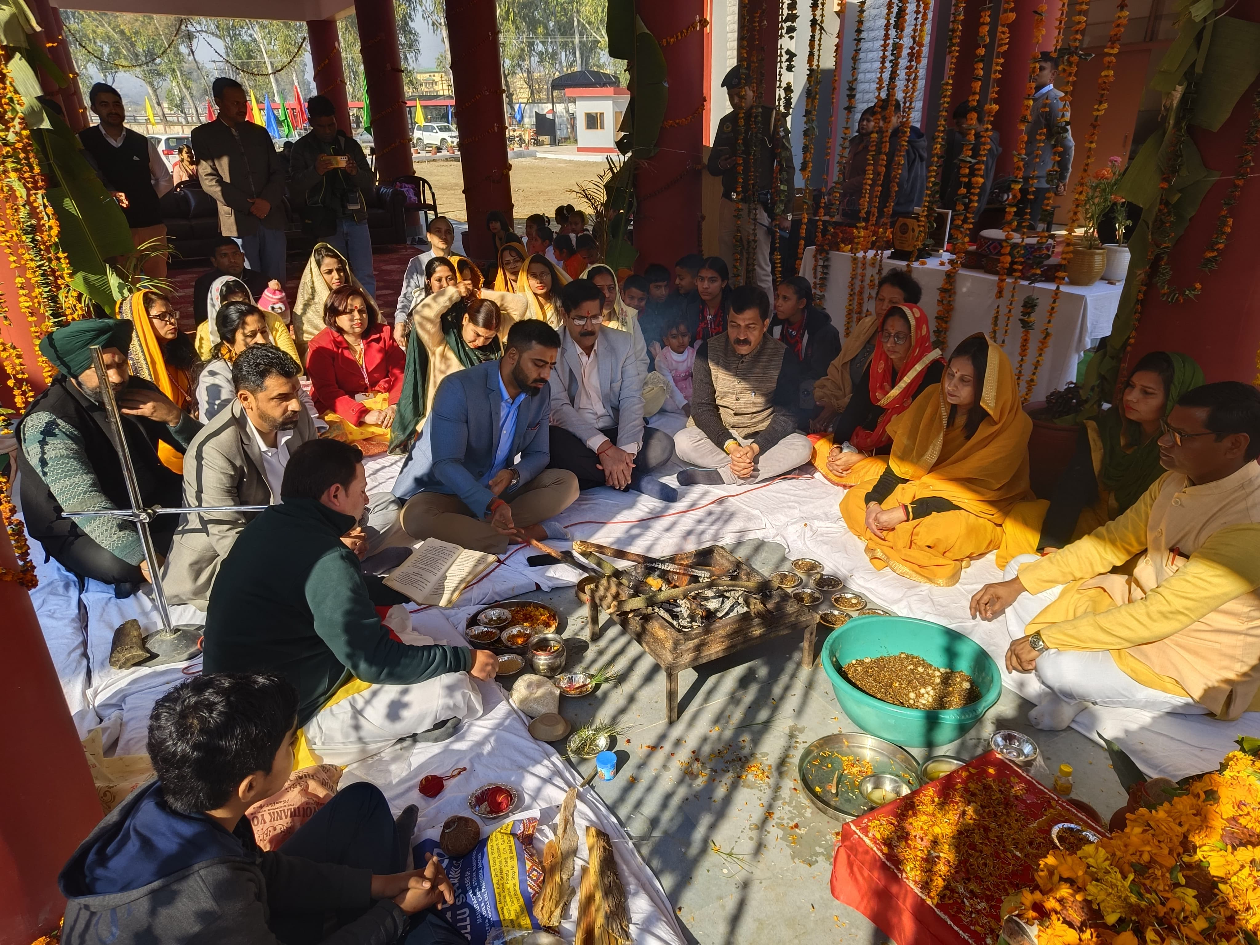 Deputy Commissioner unveiled the statue of Mata Saraswati in KV Saloh